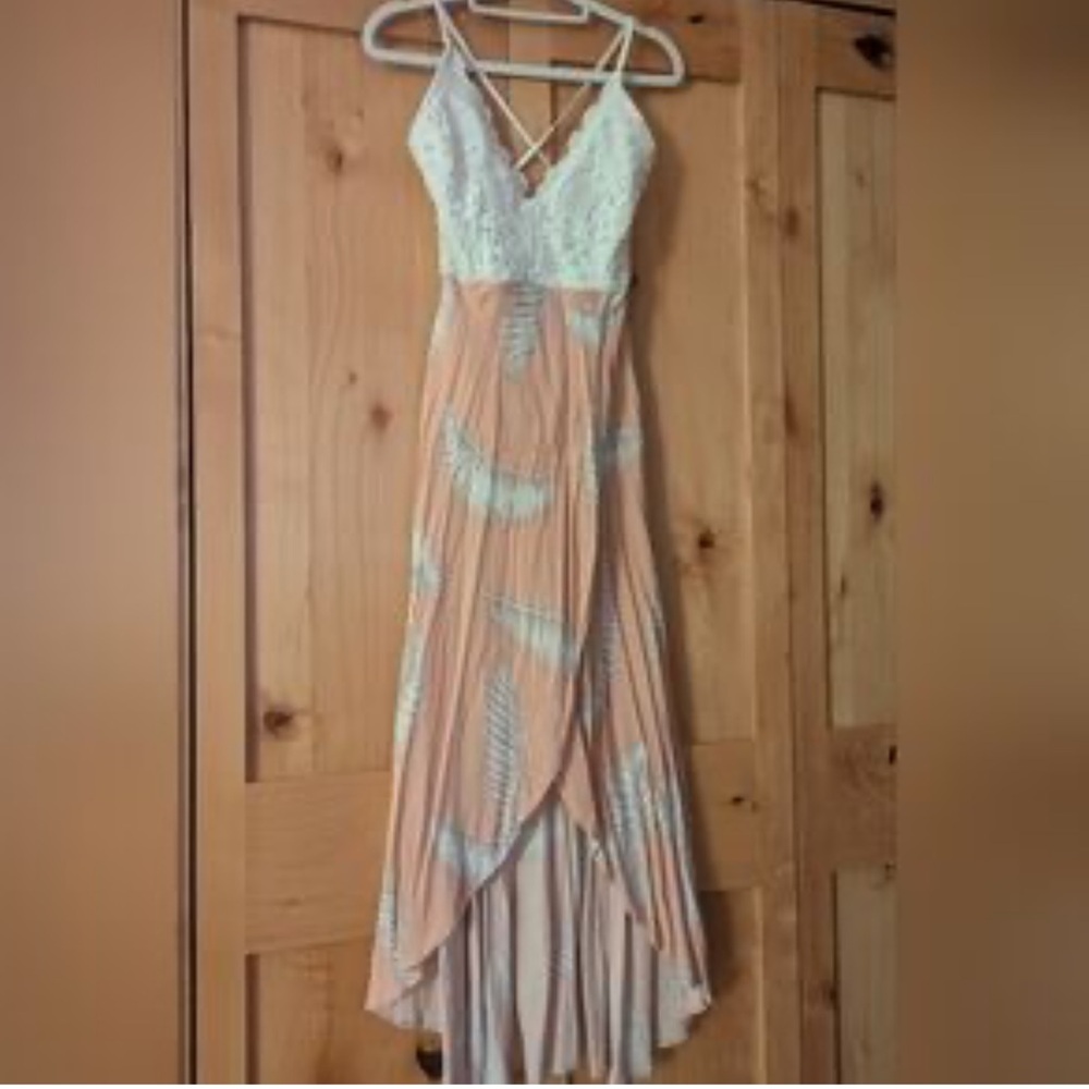 Reverse White Crochet Lace Bodice Ivory Leaf Print on Peach Background Dress XS